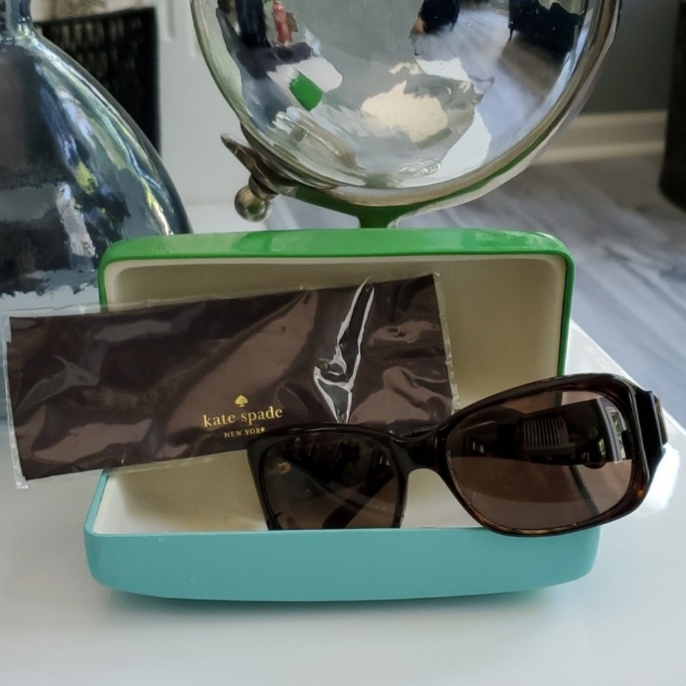 EUC, ♠️ Kate Spade ♠️ Sunglasses W/Case